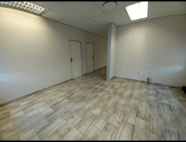 330M² OFFICE TO LET IN BRYANSTON